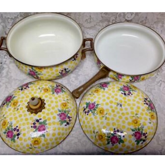 MacKenzie Childs Buttercup 4pc Enamel Cookware -5qts Covered Pot and Skillet - Picture 6 of 9